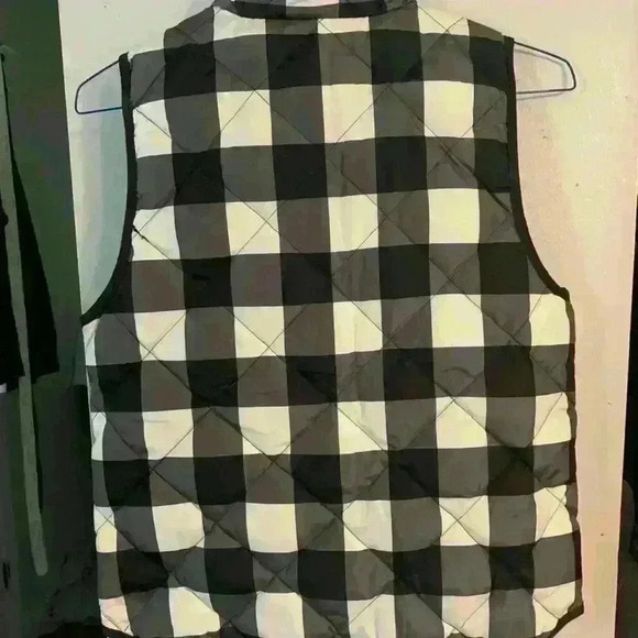 Woolrich Puffer Woman’s Vest size small black, and white buffalo plaid full zip - Picture 7 of 8
